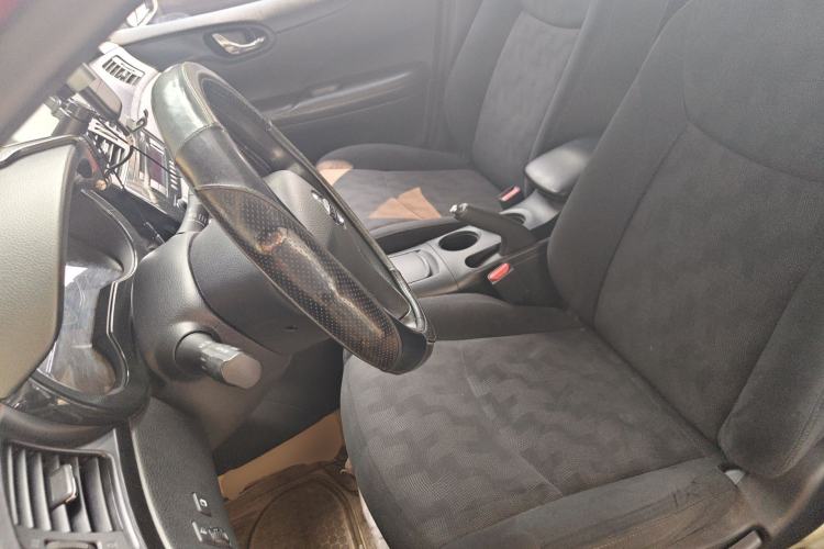 Used Nissan Tiida 2011 1.6L Manual Comfort Edition