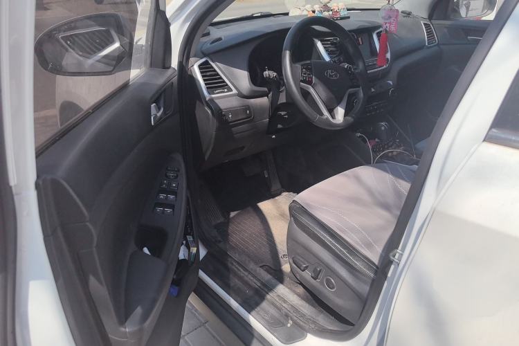 Used Hyundai Tucson 2018 1.6T Dual-Clutch Two-Wheel Drive 15th Anniversary Special Edition Driver Seat