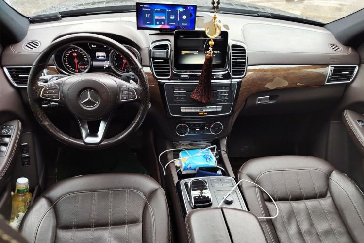 Used Mercedes-Benz GLS-Class 2017 GLS 450 Low-Power Version U.S. Specification Center Console