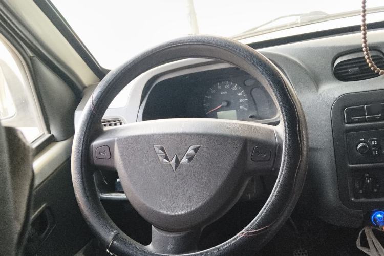 Used Wuling Zhiguang 2010 1.0L New Version Practical Short-Body L2Y