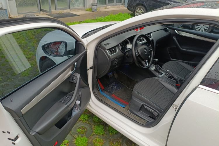 Used Skoda Octavia 2020 TSI230 DSG SmartDrive Luxury Edition Driver Seat