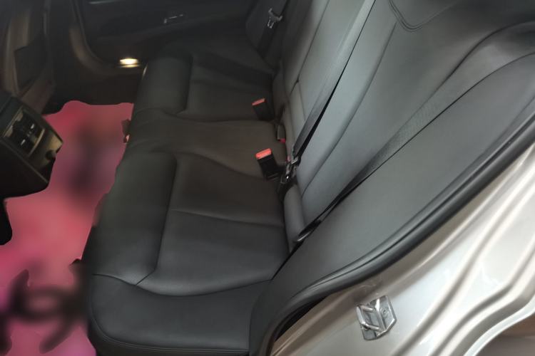 Used BMW 3 Series 2016 320Li Ambition Model
