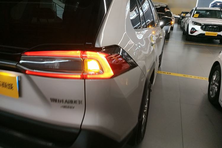 Used Toyota Wildlander 2021 2.0L CVT 4x4 Luxury Edition
