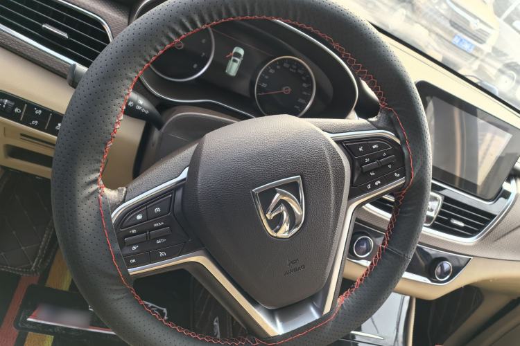 Used Baojun 730 2017 1.8L iAMT Luxury Version 7-Seater Steering Wheel