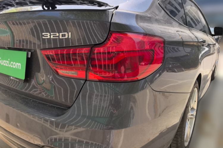 Used BMW 3 Series GT 2019 320i M Sport Rear Right 45 Deg