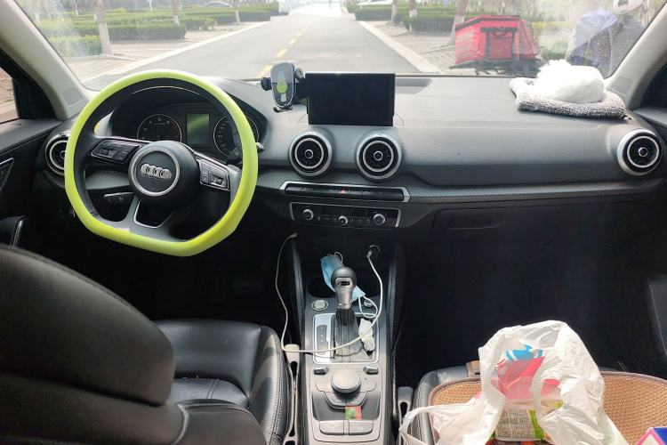 Used Audi Q2L 2023 35TFSI Fashion Dynamic Model Center Console