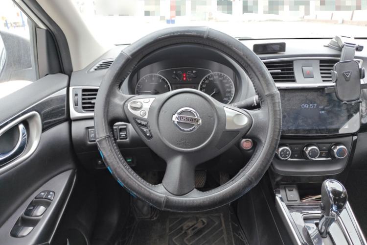 Used Nissan Sylphy 2019 1.6XV CVT Smart Connect Luxury Edition China V Standard Steering Wheel