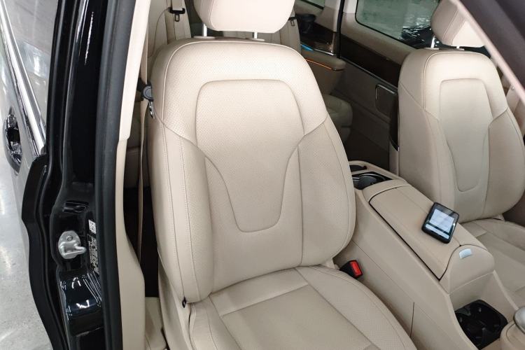 Used Mercedes-Benz V-Class 2021 V 260 L Long-wheelbase Luxury Edition