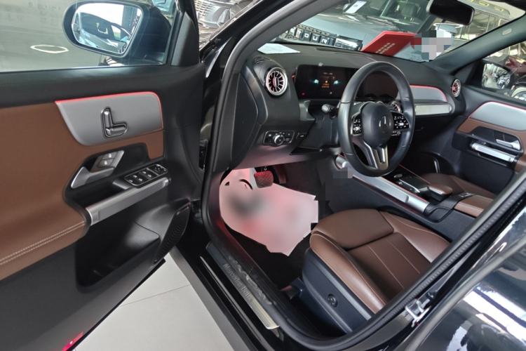 Used Mercedes-Benz GLB 2023 Refreshed GLB 200 Dynamic Edition Interior 5