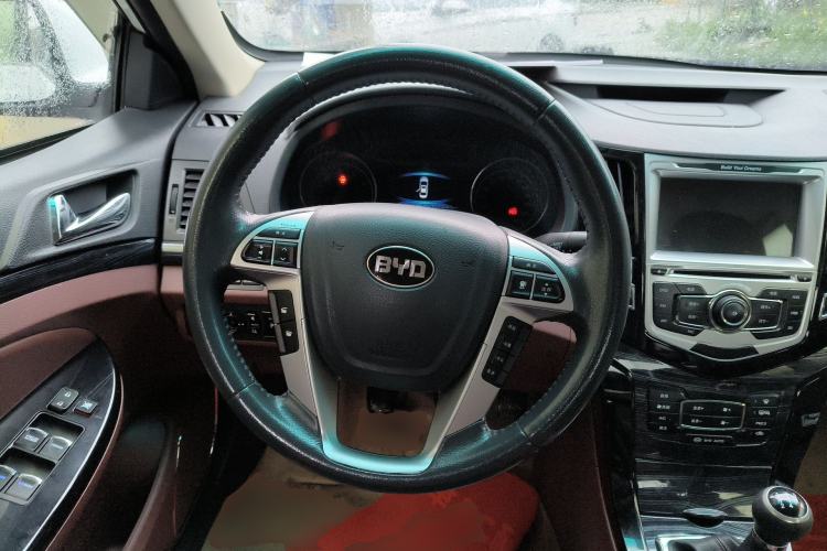 Used BYD Surui 2015 Revised Version 1.5L Manual Luxury Edition