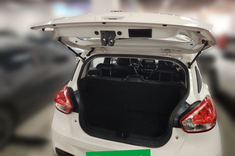 Used Baojun 310 2017 1.5L Manual Fashion Model Trunk