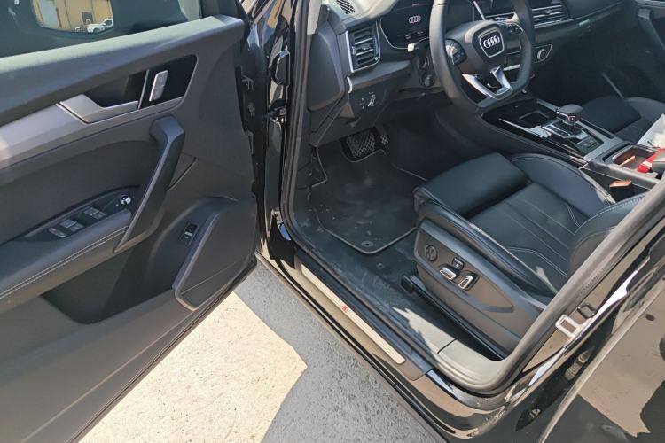 Used Audi Q5L 2025 40 TFSI Fashionable and Dynamic Edition
