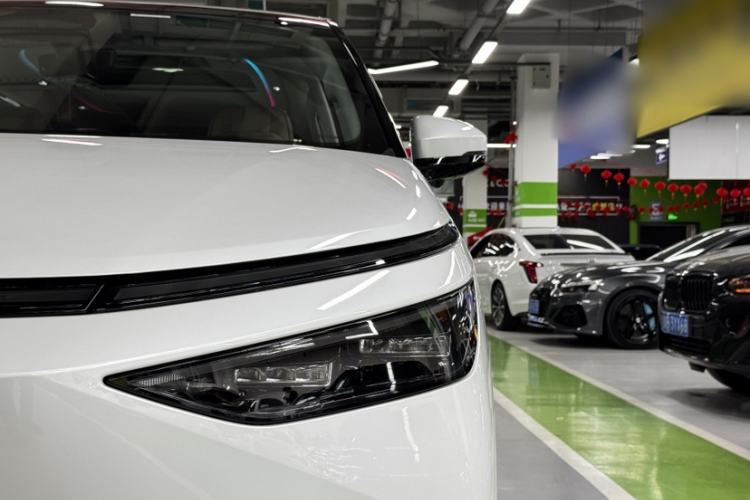 Used XPeng X9 2025 740 Ultra-Long Range Max