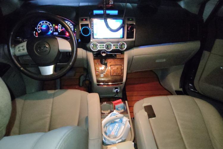 Used Mazda 8 2013 2.5L Ultimate Edition Center Console