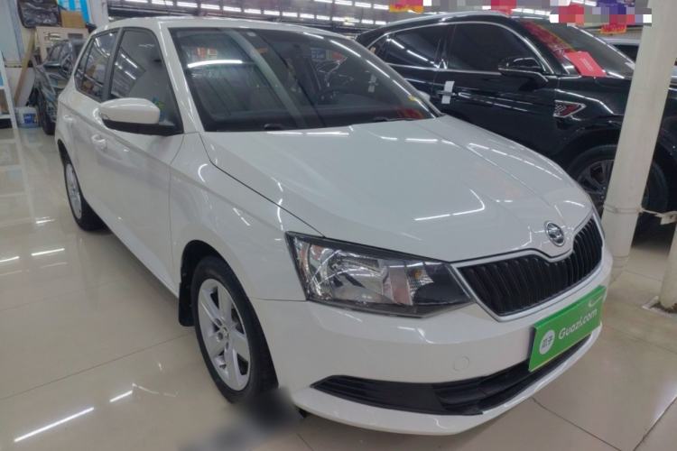 Used Skoda Fabia 2017 1.4L Automatic Car Enjoy Edition Front Right 45 Deg