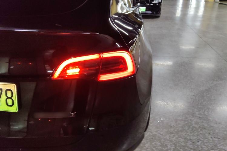 Used Tesla Model Y 2021 Long-Range All-Wheel-Drive Version