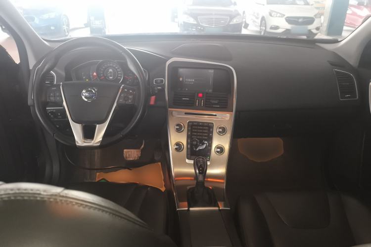 Used Volvo XC60 2017 T5 Smart Upgrade Edition