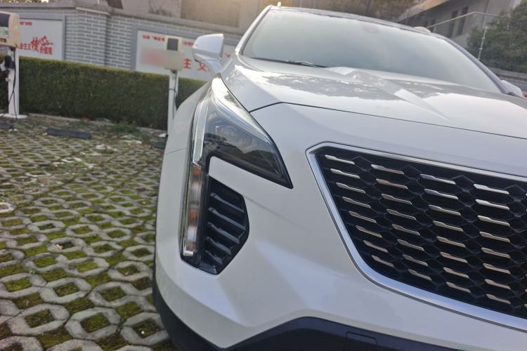 Used Cadillac XT4 2018 28T Two-Wheel Drive Tech Version
