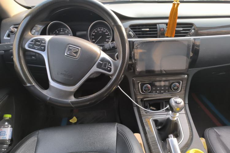 Used Zotye T600 2015 1.5T Manual Luxury Model Center Console