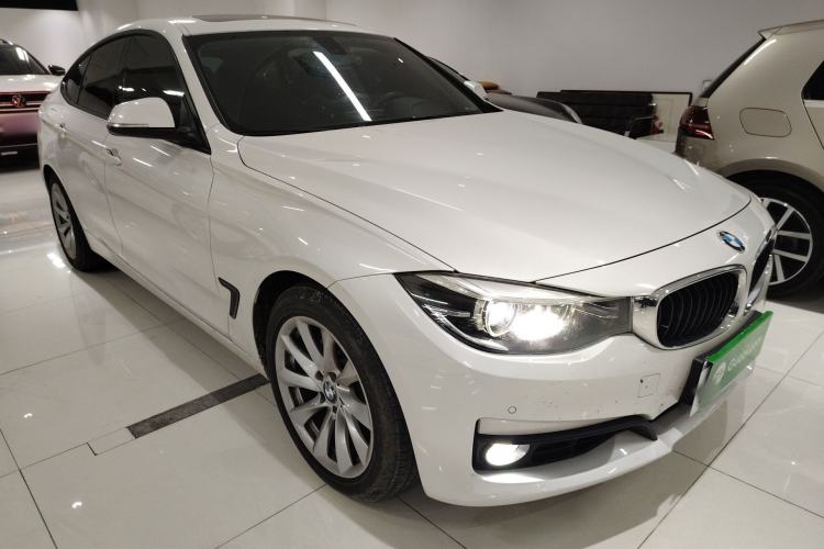 Used BMW 3 Series GT 2019 320i Sport Edition Front Right 45 Deg