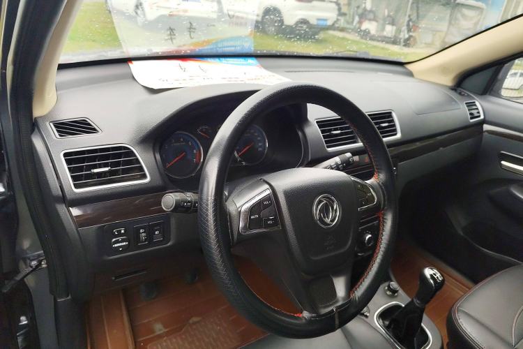 Used Dongfeng Fengon 360 2015 1.5L Manual Luxury 7-Seater China IV Standard
