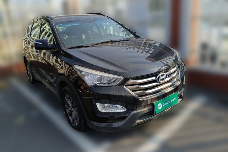 Used Hyundai Santa Fe 2013 2.4L Automatic 4x4 Smart Version
