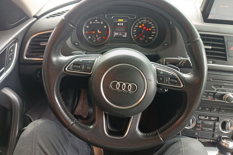 Used Audi Q3 2012 35 TFSI quattro Comfort Model Steering Wheel