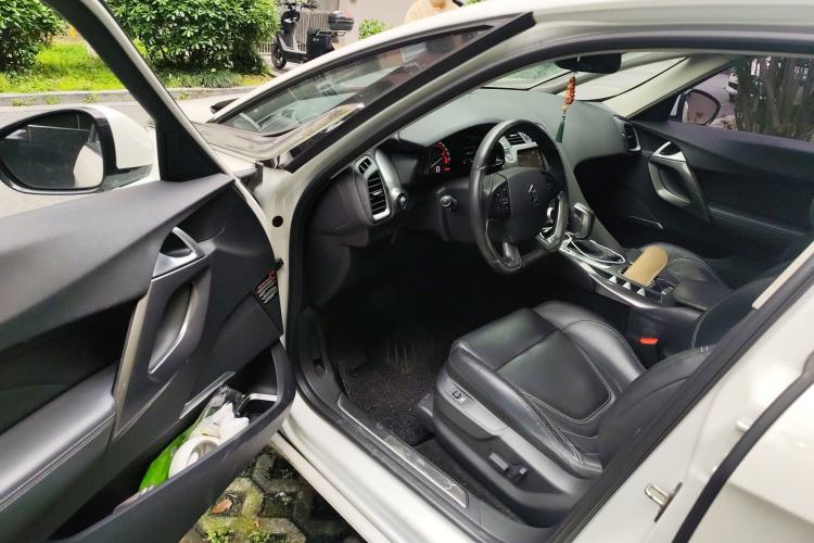 Used DS 5 2015 1.6T Luxury Edition THP160 Driver Seat