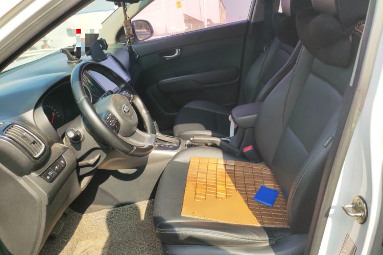 Used Kia KX3 2015 2.0L Automatic Two-Wheel Drive DLX Left Front Seat