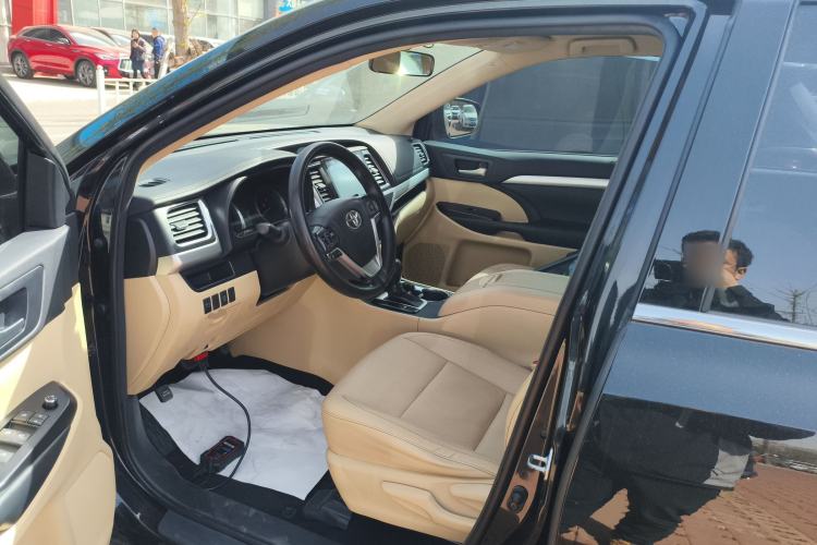 Used Toyota Highlander 2018 2.0T Two-Wheel Drive Elite Edition 5 Seats Emission Standard China V
