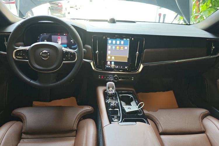 Used Volvo S90 New Energy 2025 Plug-in Hybrid Four-Wheel Drive Long-Range Luxury Smart Edition