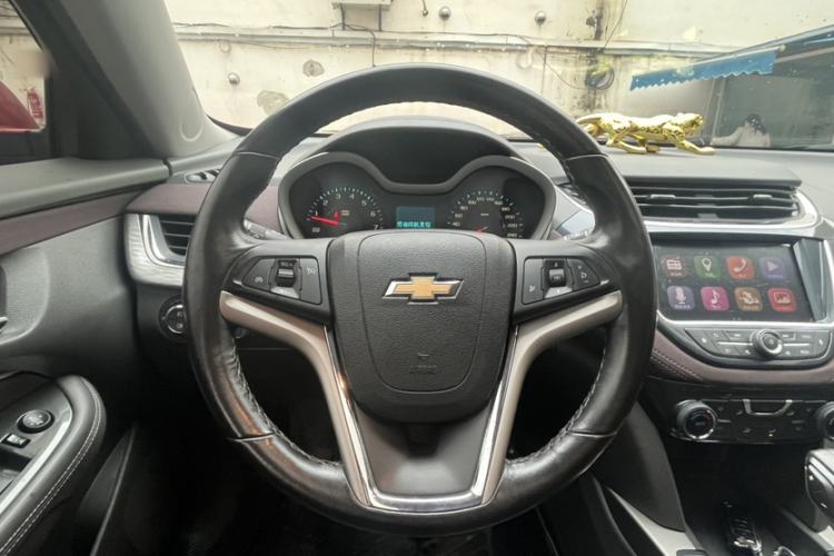 Used Chevrolet Malibu 2017 1.5T Automatic Luxury Edition Interior 4