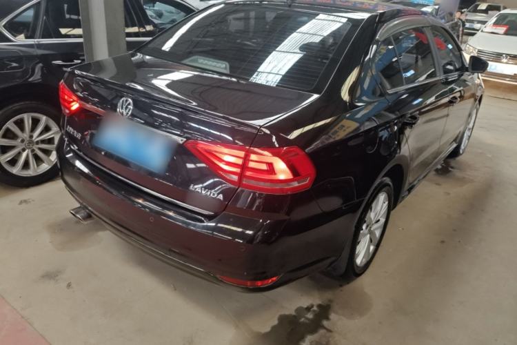 Used Volkswagen Lavida 2017 1.6L Automatic Comfort Edition
