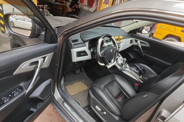 Used Geely Auto Emgrand X7 Sport 2020 1.8TD DCT Two-Wheel Drive Smart Connect 4G-Enabled Version
