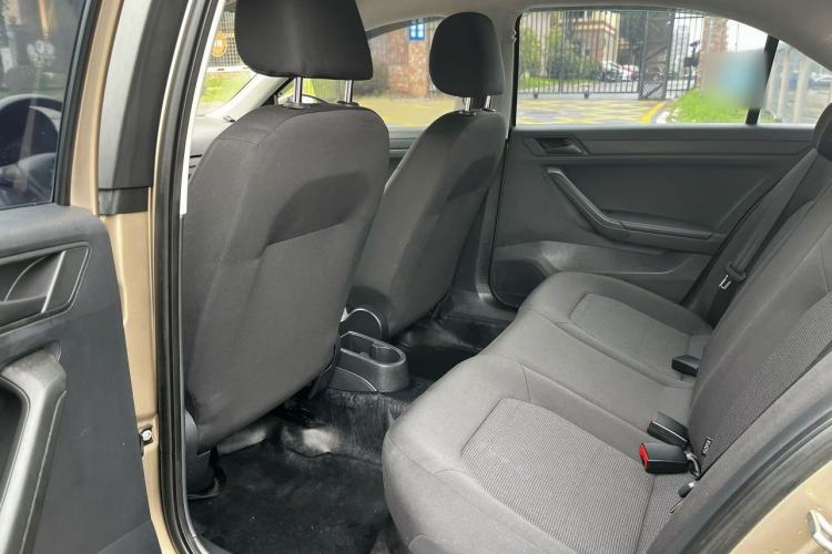 Used Volkswagen Jetta 2017 1.5L Manual Fashion Edition
