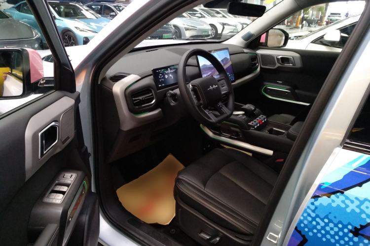 Used Formula Leopard Titanium 3 2025 501KM All-Wheel Drive Intelligent Driving Ultra Version Driver Seat