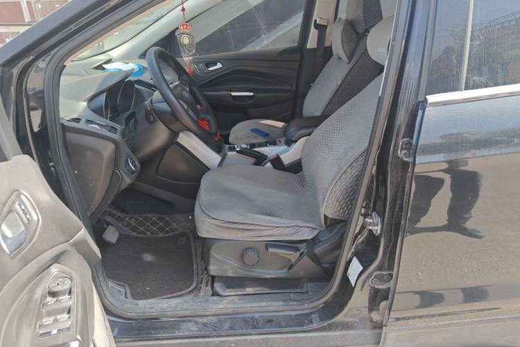 Used Ford Kuga 2015 1.5L GTDi Two-Wheel-Drive Comfort Model Left Front Seat