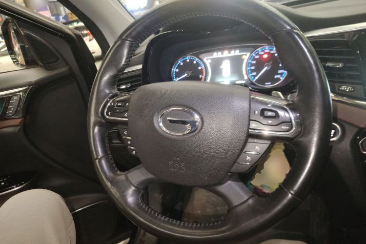 Used GAC Trumpchi GS8 2017 320T Two-Wheel Drive Luxury Smart Connectivity Version (7 Seats) Steering Wheel