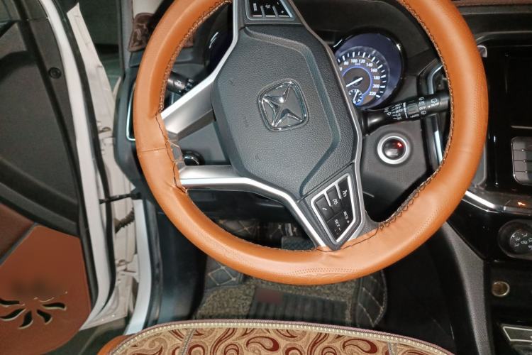 Used JMC Yusheng S350 2016 2.0T Automatic All-Wheel Drive Gasoline Luxury Version with Sunroof 5 Seats
