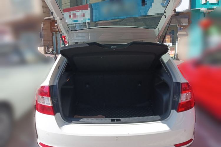 Used Skoda Rapid Spaceback 2016 Revised 1.6L Automatic Chuanxing Version

