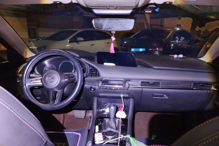 Used Mazda 3 Axela 2021 2.0L Automatic Zhiya Edition Center Console