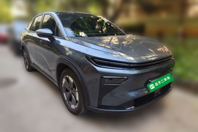 Used Livan 7 2023 605 km ZHU FENG Front Right 45 Deg