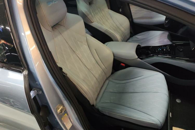 Used BYD Seal 2022 550 km Standard Range Rear-Wheel Drive Prestige Version
