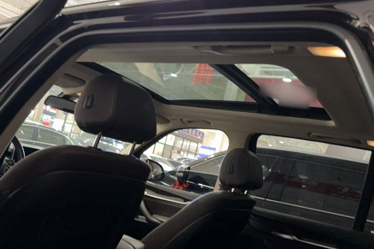 Used BMW X5 2015 xDrive28i Interior 4