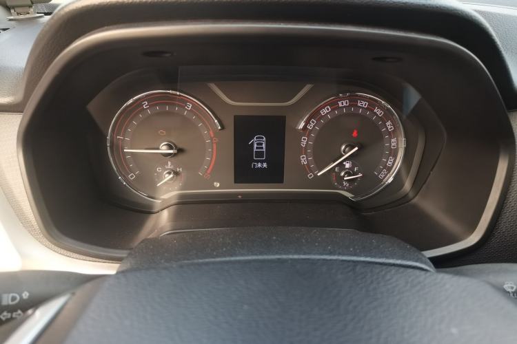 Used SAIC MAXUS T60 2017 2.8T Diesel Automatic 4x4 High-Ride Luxury Standard Cabin – China V Emission Standard