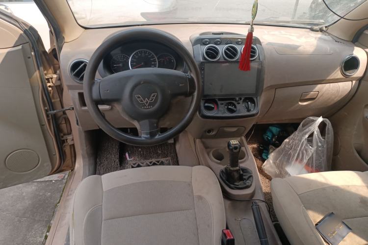 Used Wuling Hongguang 2013 1.5L Comfort Model
