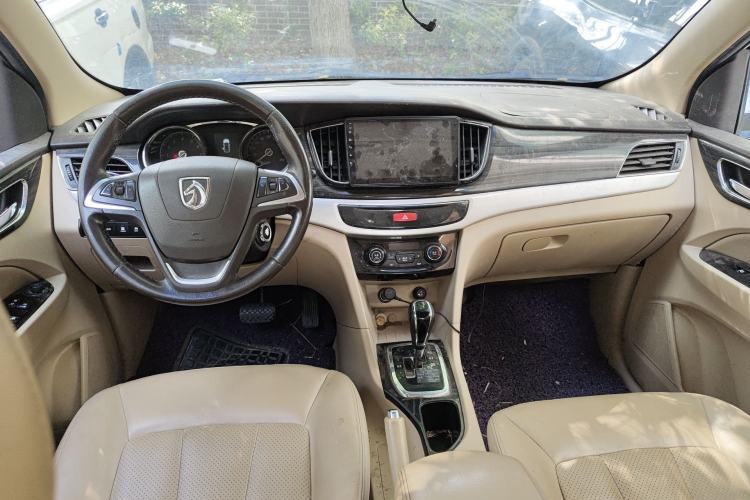 Used Baojun 730 2016 1.8L iAMT Luxury Model 7 Seats
