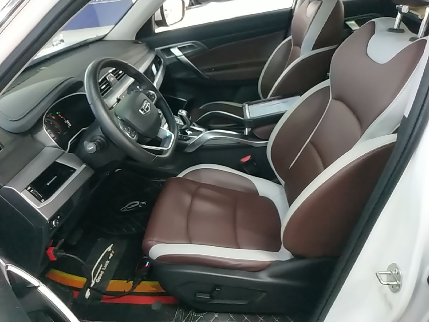 Geely Auto Emgrand X7 Sport 2022 1.8TD DCT Zhiya Trim — снимка 17
