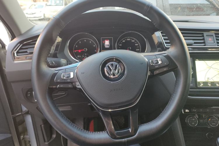 Used Volkswagen Tiguan L 2019 330TSI Automatic Two-Wheel Drive Smart Luxury Version China V Emission Standard