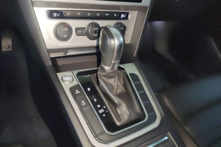 Used Volkswagen Variant 2018 380TSI Two-Wheel Drive Comfort Edition